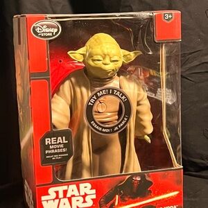 Disney Star Wars Yoda Interactive Figure - Green and Brown